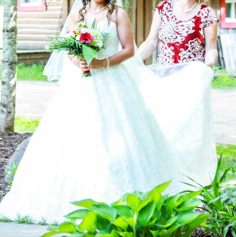 Wedding dress